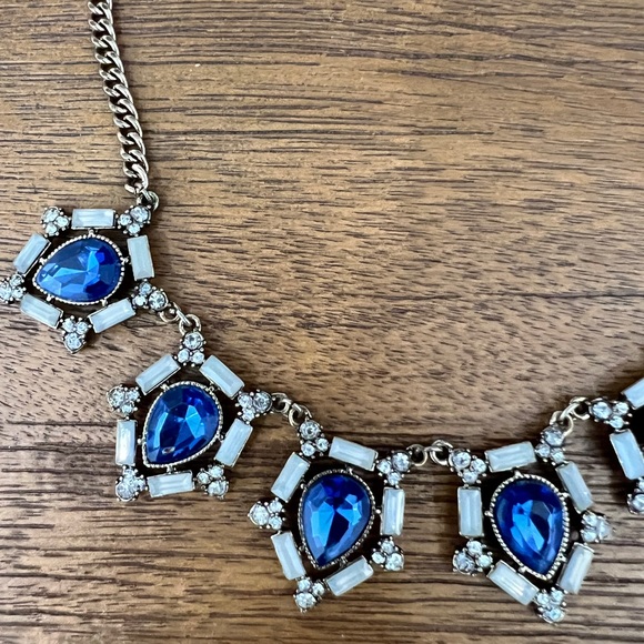 Elegant necklace with blue stones - Picture 4 of 5